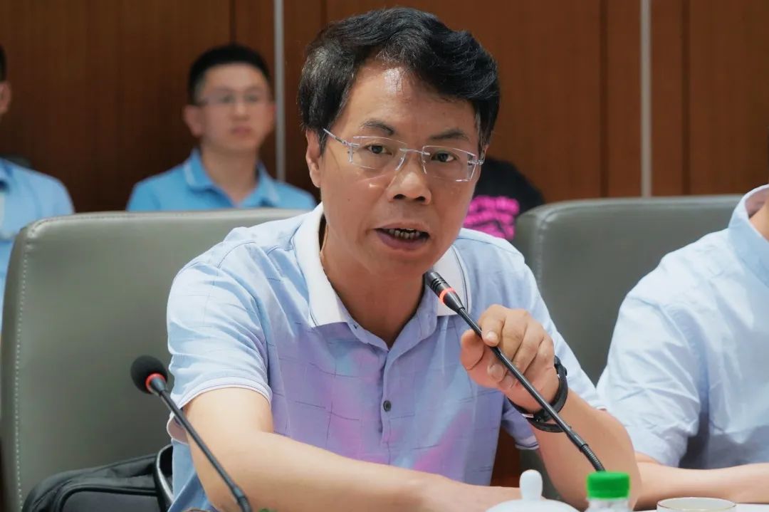 參會專家發(fā)言圖